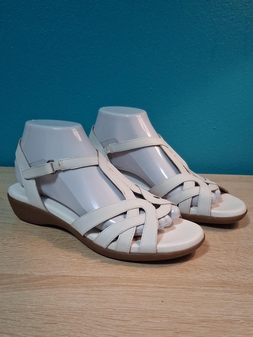 Naturalizer Nella Cream Strappy Comfort Sandals